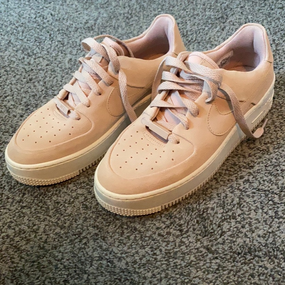 NIKE AIR FORCE 1 SAGE LOW PLATFORM